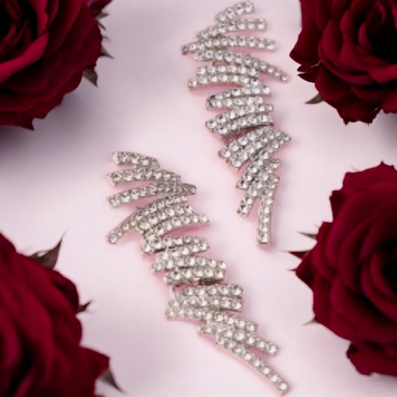 unbranded Jewelry - Elegant Silver Crystal Earrings